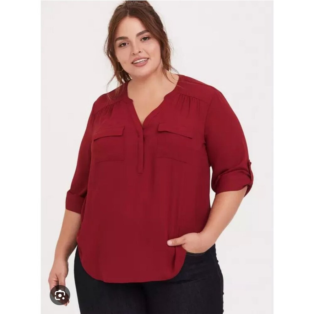 Torrid Harper Tunic Sz 4 Red Chic Blouse Tab Sleeves Holiday Flowy Elegant